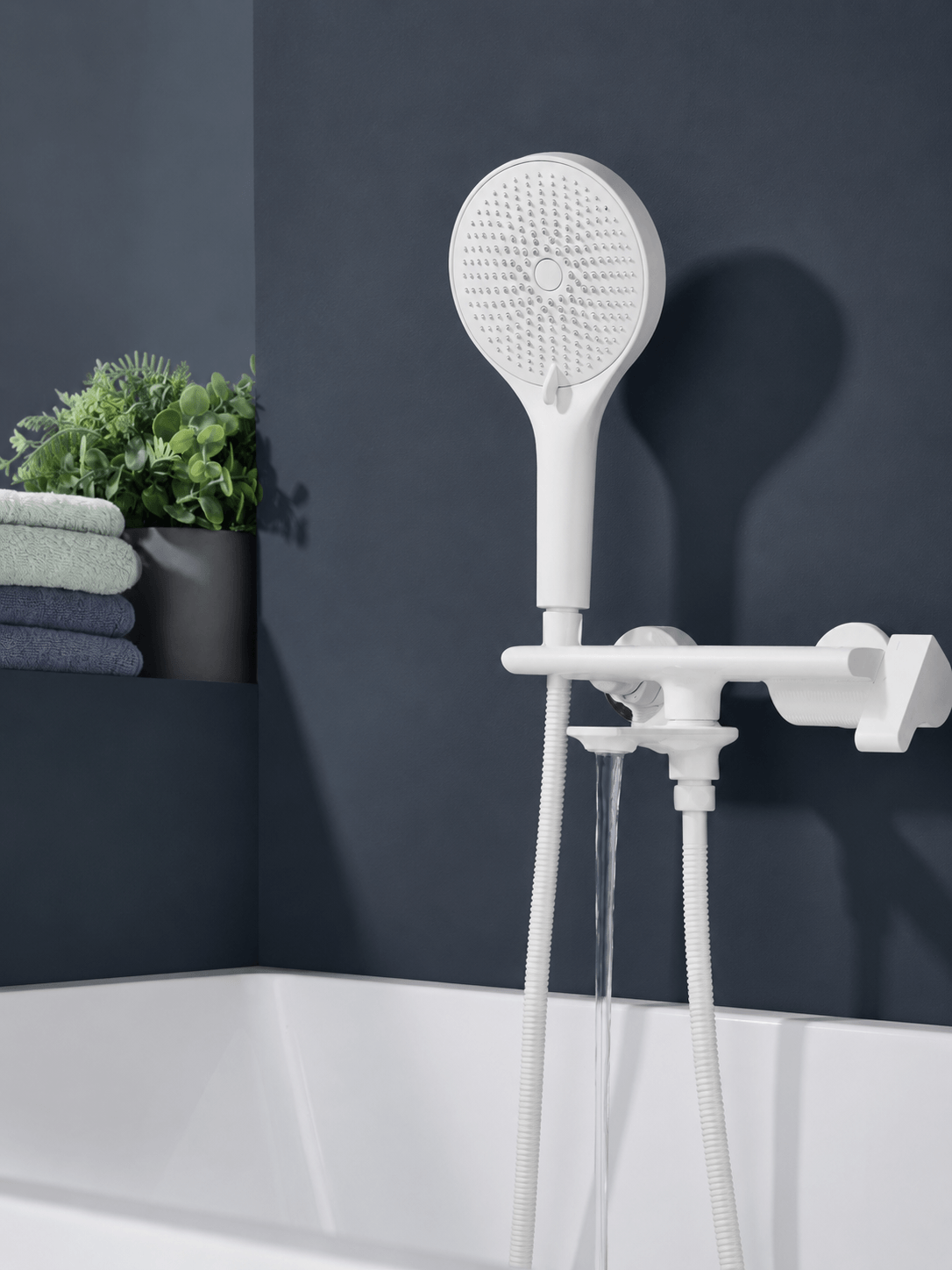 Mitigeur Baignoire SKELIO – Dérivation Bec-Douchette FCL09330 Blanc1